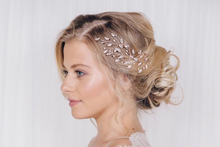 The best hair accessories to wear for a wedding Wear one of these hair accessories as you quietly seethe with rage at your friend's wedding!